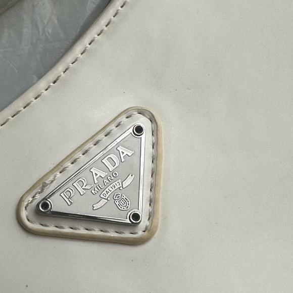 White Cleo Bag - Picture 2 of 7